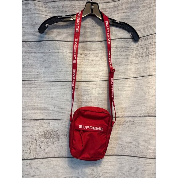 NWOT Supreme Red Crossbody Bag With Adjustable Strap & Multiple Compartments - Picture 1 of 3